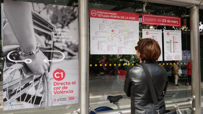 La ciudad de Valencia contará con marquesinas accesibles con información en braille, pictogramas y la incorporactón del sistema Navilens