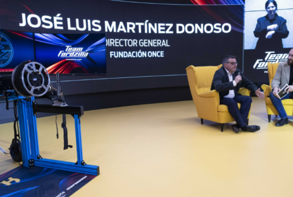 Fotografía de la presentación del simulador virtual de Ford y Fundación ONCE