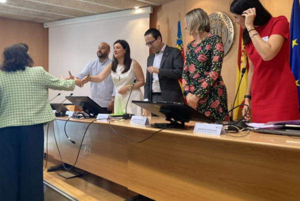 Ceremonia de entrega de premios a los equipos universitarios ganadores del Enhance Challenge