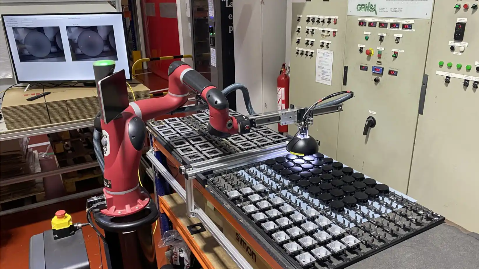 Fotografía del robot que da apoyo a las personas con discapacidad para desempeñar sus tareas en su puesto de trabajo