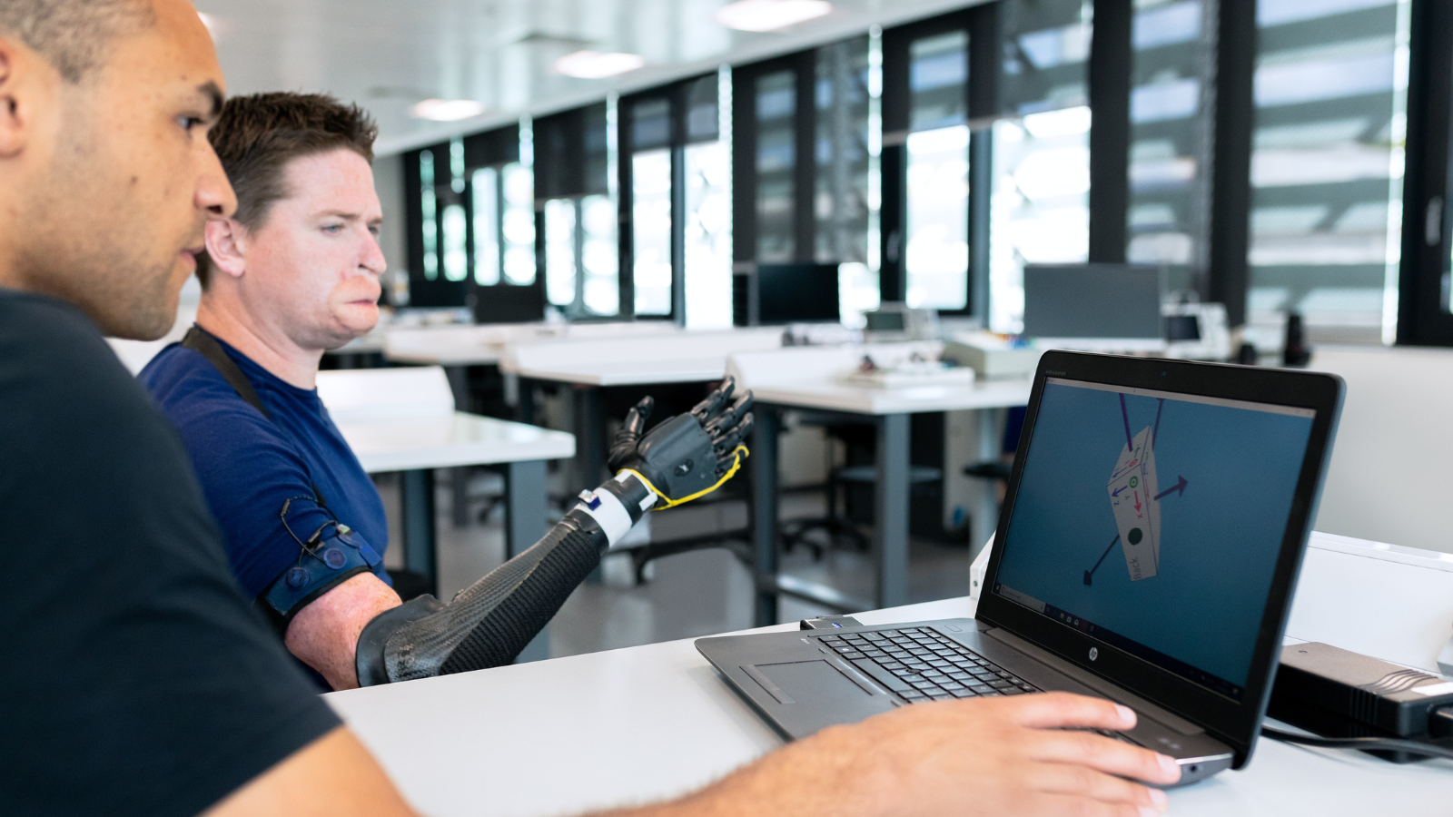 El número de personas con discapacidad con estudios superiores crece un 30% en seis años y la tasa de actividad repunta al 27%