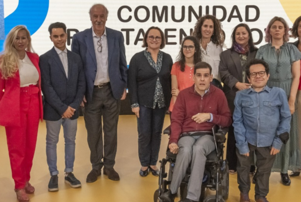 Fotografía realizada durante la presentación la Comunidad por talento joven, impulsada por la Fundación ONCE, con las personas que intervinieron durante el evento
