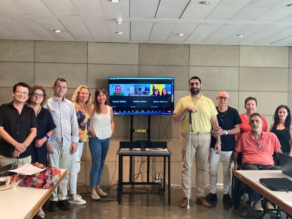 Reunión de representantes del comité del CERMI CV para validar las tres guías de accesibilidad digital de dicatic