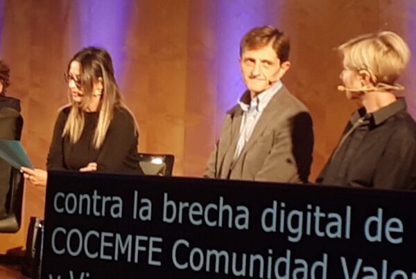 ponentes de la mesa redonda de dicatic sobre etica y accesibilidad tecnologica en el salon de actos de la fundación ONCE Valencia