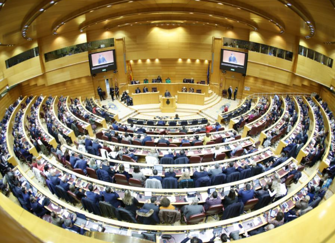 El congreso acuerda sustituir el término «disminuido»  por «persona con discapacidad» de la Constitución Española