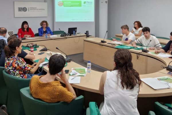 Fotografía de la intervención de chele esteve durante la jornada de plena inclusión