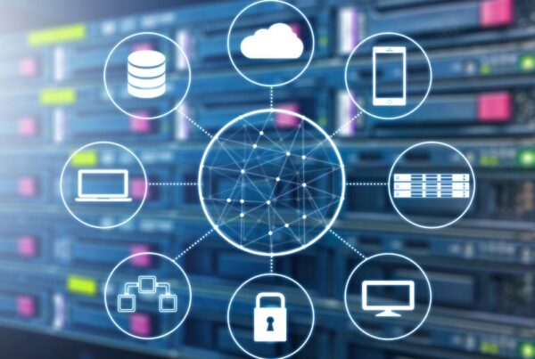 creatividad con símbolos vinculados a la seguridad digital