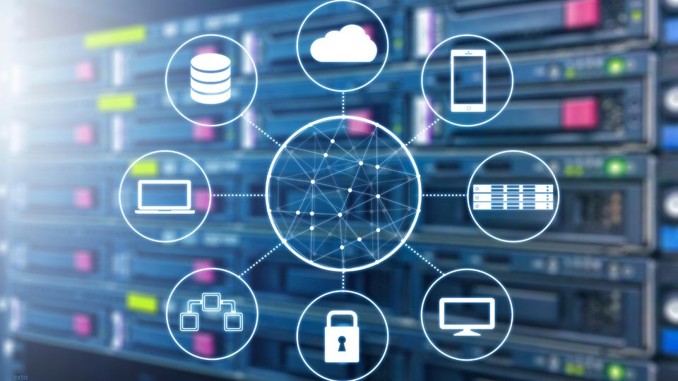 creatividad con símbolos vinculados a la seguridad digital