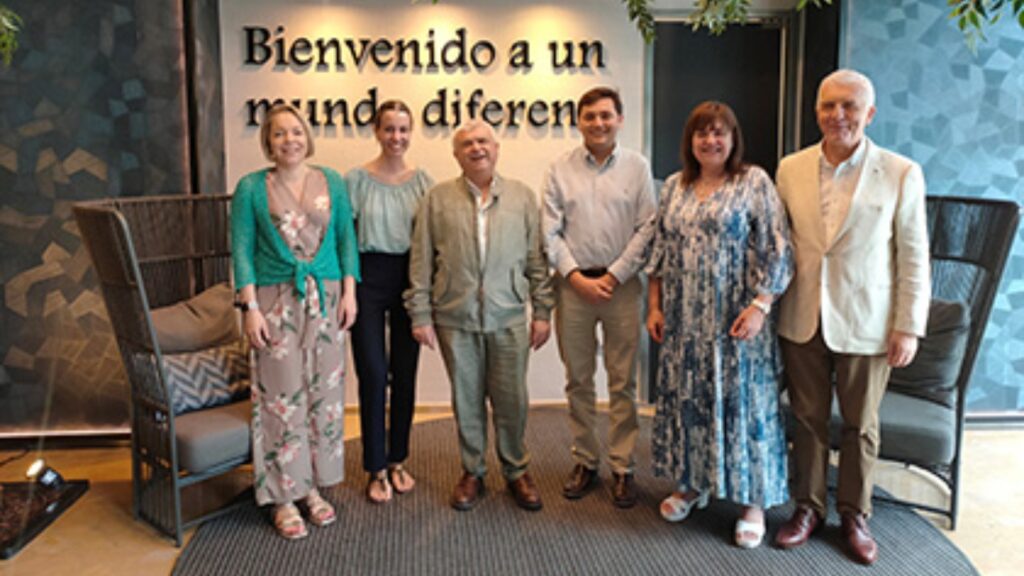 Fotografía del jurado que ha decidido los galardonados en los Premios Solidarios del Grupo Social ONCE Comunitat Valenciana 2024