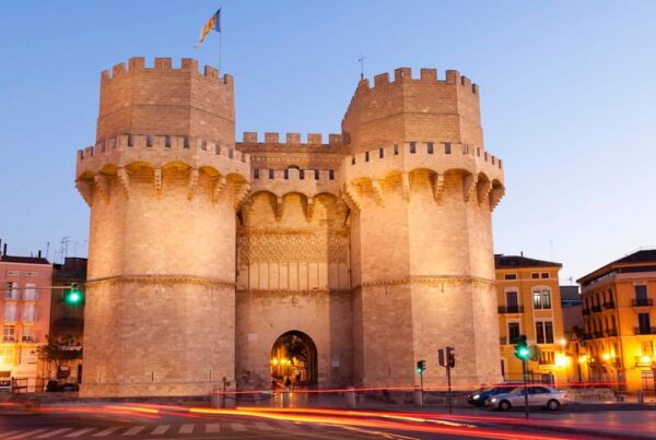 fotografía de las torres de serranos