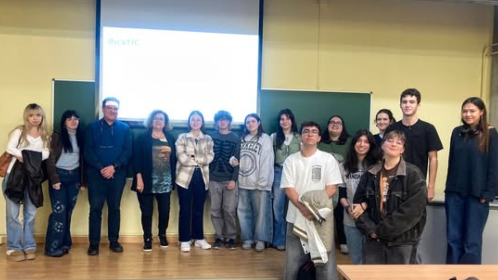 La directora de DicaTIC presenta el trabajo de la Cátedra a alumnado de Comunicación Audiovisual de la Universidad Complutense