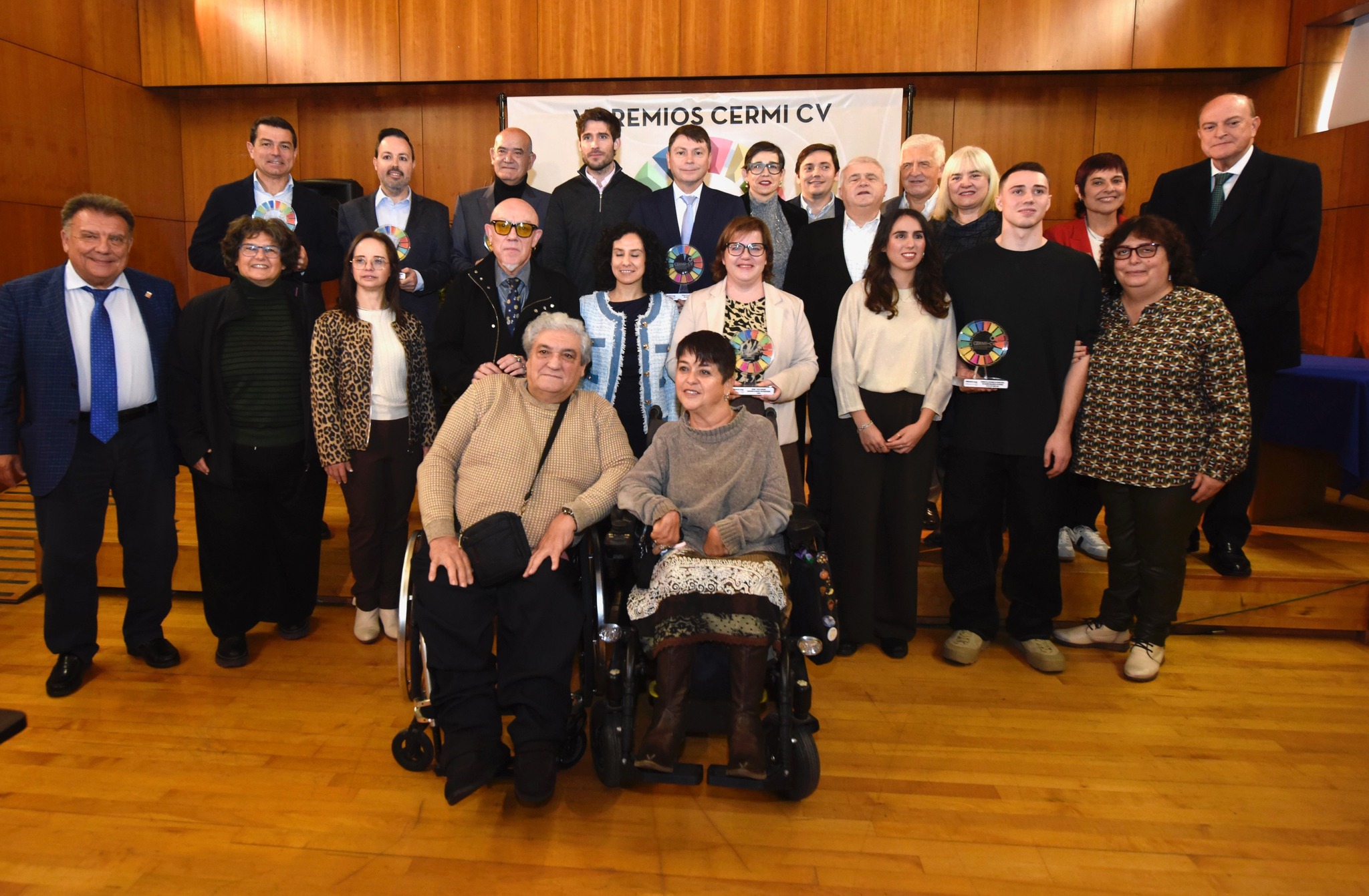 Fotografía de grupo de todas las personas premiadas
