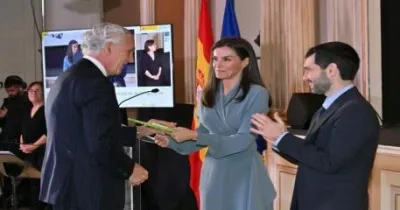 fotografía de la reina letizia en un acto con personas con discapacidad