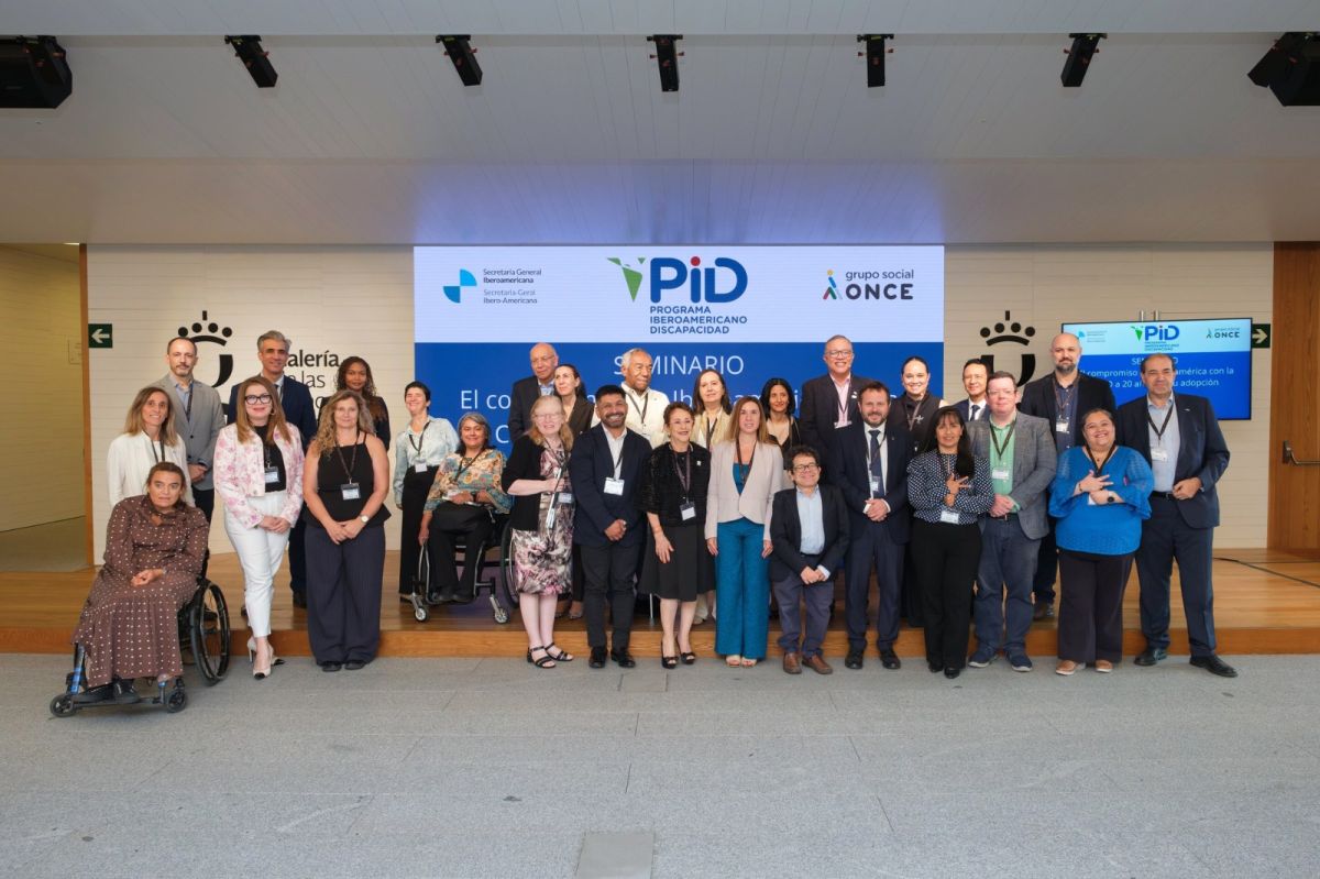 Foto de las personas participantes en la jornada
