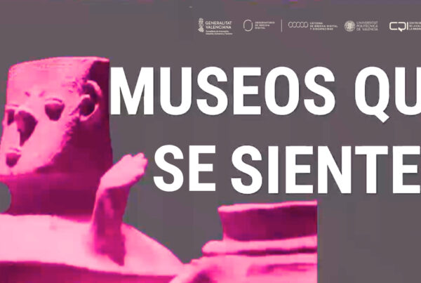 Imagen del vídeo del Museo Arqueológico de Alicante. A la izquierda, en color rosado, aparece una estatuilla prehistórica. A la derecha, con letras blancas en mayúsculas, el título de la serie: Museos que se sienten.